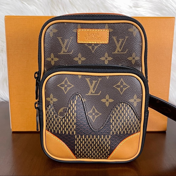Louis Vuitton Nigo Giant Amazone Sling Bag - Picture 2 of 14